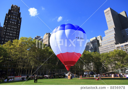 Ballant Park Balloons 8856978