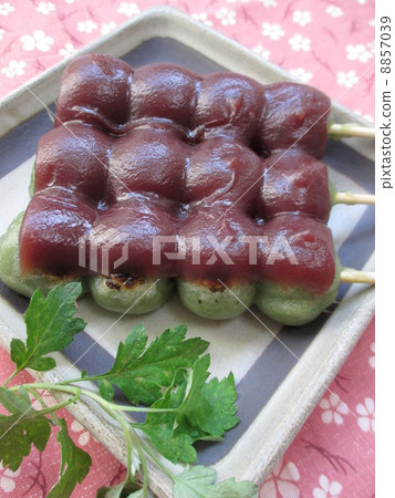 Mugwort and Wormwood dumpling Mugwort and Wormwood dumpling 8857039