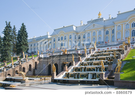 Royal Petrodvorets at Peterhof Royal Petrodvorets at Peterhof 8860879