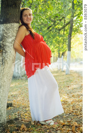 pregnant woman pregnant woman 8863079