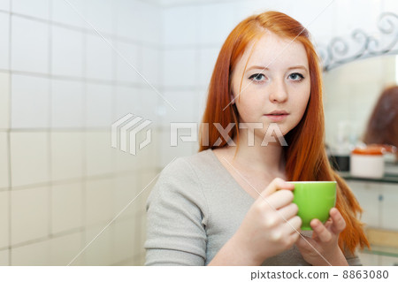 teenage girl gargling throat teenage girl gargling throat 8863080
