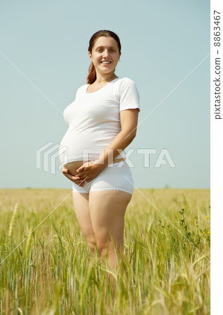 Portrait of pregnant woman 8863467