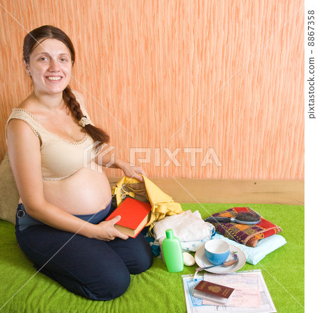 pregnant woman get ready for birthing home pregnant woman get ready for birthing home 8867358