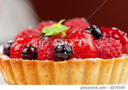 Cake with fresh berries Cake with fresh berries 8876569
