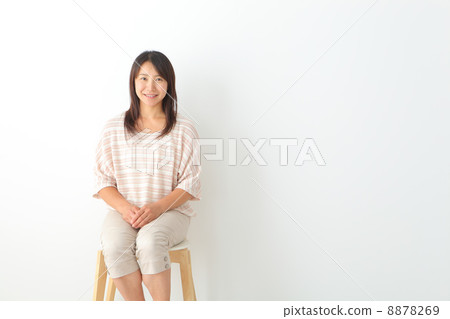 Middle-aged women 8878269