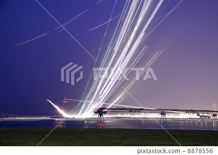 在羽田機場起飛和降落的飛機的輕微痕跡（約500張，合成2小時） 8878556