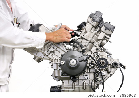Maintenance of V-type engine 8880968