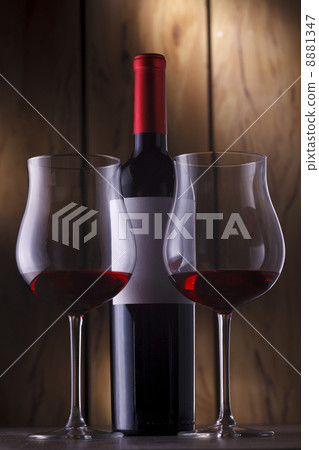 wine bottle 8881347