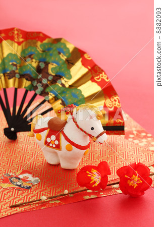 T · Standing horse and folding fan · Vertical vertical R 02 T · Standing horse and folding fan · Vertical vertical R 02 8882093
