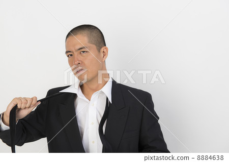 一個強壯的男人 8884638