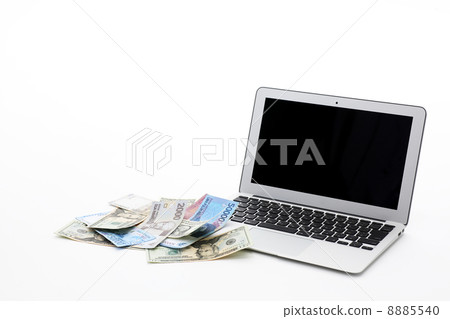 Money and personal computer 8885540
