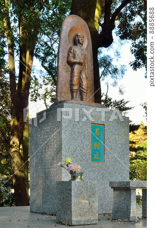 Utsunomiya walk and statue of a special attack brave Tochigi Prefecture Gokoku Shrine 8885688