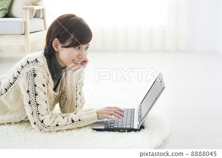 Young lady lifestyle laptop Young lady lifestyle laptop 8888045