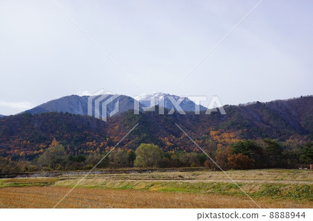 Northern Alps in early winter lotus dake 8888944