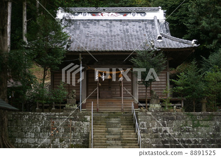 Single pipe shrine Single pipe shrine 8891525