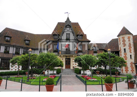Deauville Deauville 8894800
