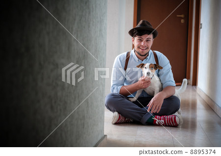 8895374