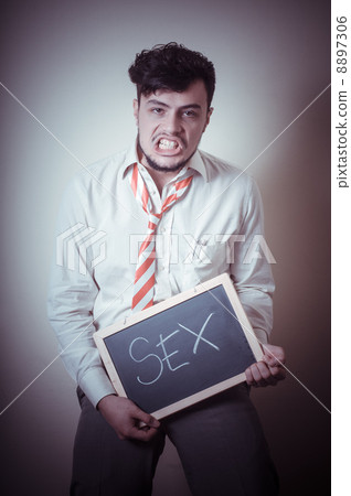 8897306