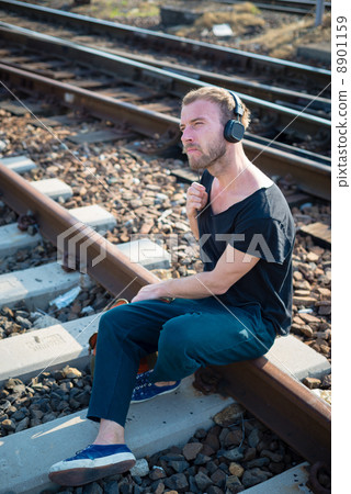 8901159
