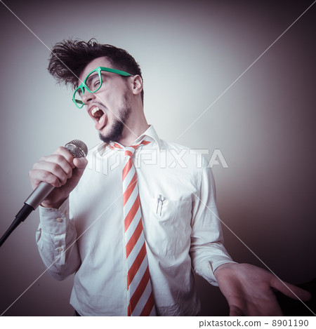 8901190