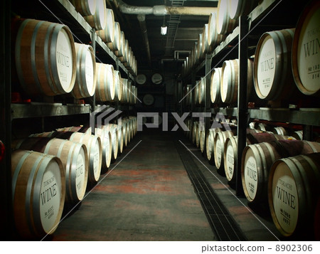 Winemaking wine barrel Ikeda wine castle 8902306