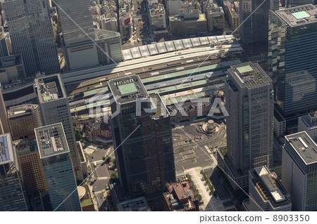 Aerial view of Tokyo station Marunouchi entrance Aerial view of Tokyo station Marunouchi entrance 8903350