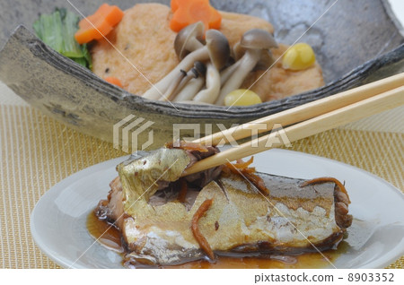 Boiled mackerel 8903352
