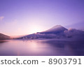 湖Motosu日出2013年 8903791