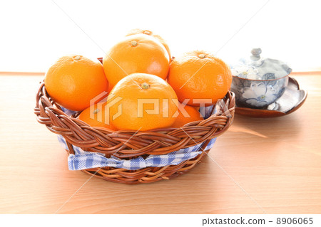 Mandarin orange in winter 8906065