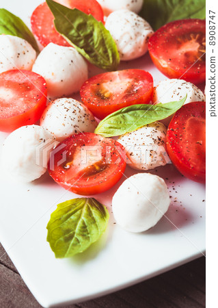 Caprese salad 8908747