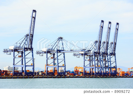 Big Industrial Port 8909272