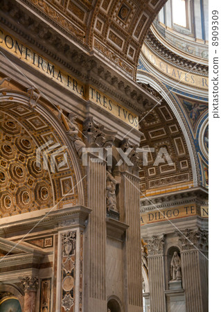 Vatican Interior Vatican Interior 8909309
