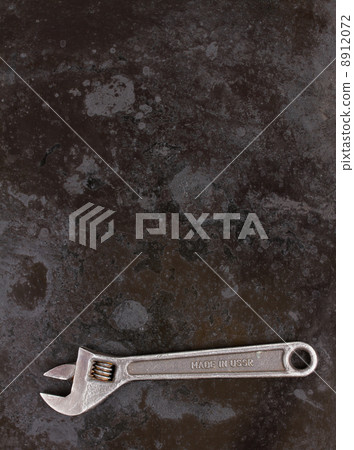 Adjustable wrench ob black metal 8912072