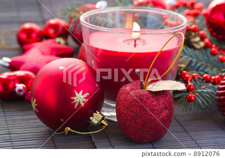 christmas  red   decorations woth glowing candle 8912076