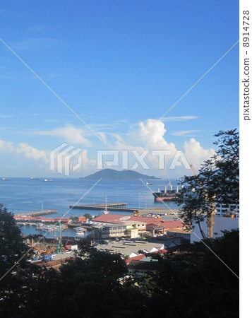 Look at the sea from Signal Hill 8914728