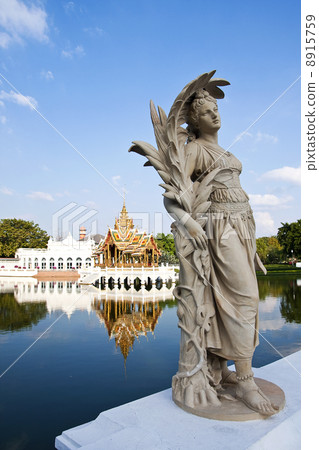 Statue at Bang Pa-In Palace 8915759