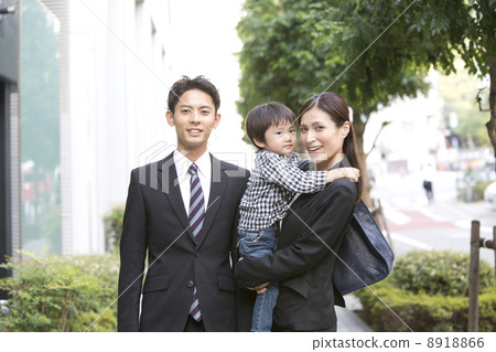 Parent and child at work 8918866