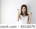 一個擺出腸道的女人 8918870