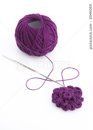 Spools and needle Spools and needle 8946069