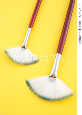 Art brushes 8947507