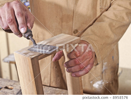 carpenter at work 8958576