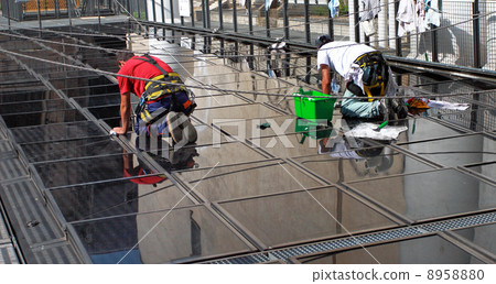 glass cleaner manual worker glass cleaner manual worker 8958880