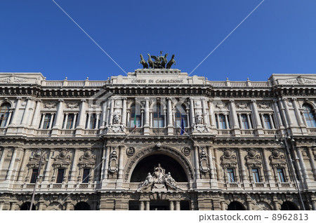Italian Supreme Court Italian Supreme Court 8962813