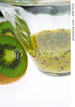 Nutritious full score kiwi jam 8967650