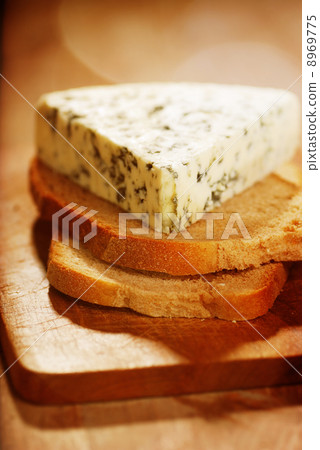 danish blue cheese 8969775