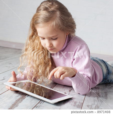 Child with tablet pc Child with tablet pc 8971408