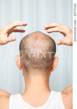 Hair restoration massage 8973590