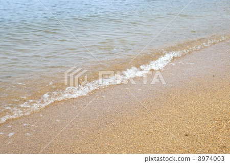 Naoshima beach waves 8974003