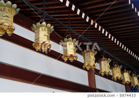 Hanging lantern -1 at Nakayama-ji 8974433