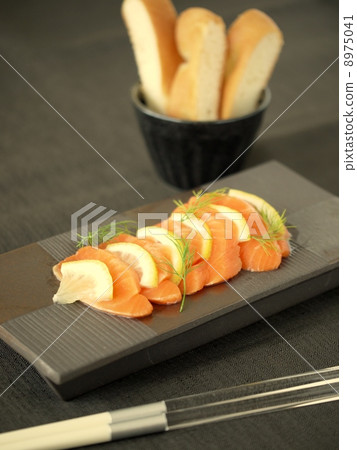 Japanese hors d'oeuvres lunch salmon marinade 8975041